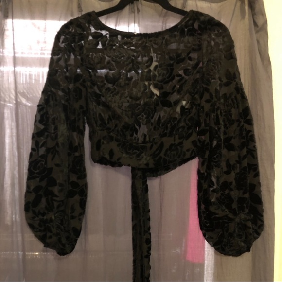 Lioness - Eastside Velvet Crop Top in Black XS - Picture 4 of 7